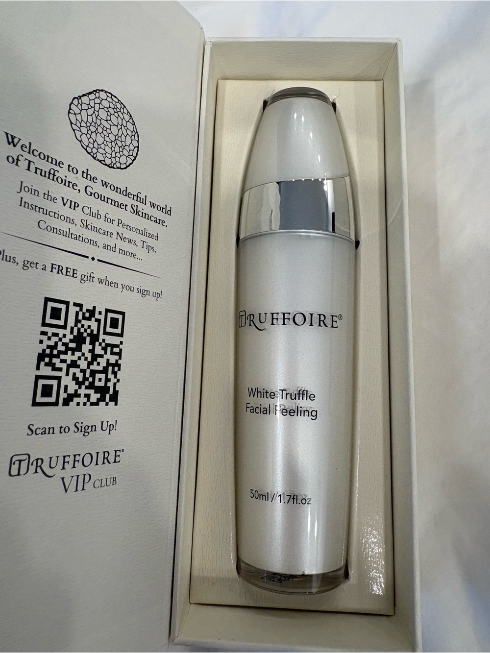 Truffoire White Truffle Facial Peeling - White/Silver Bottle